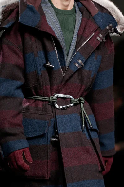 Look 64